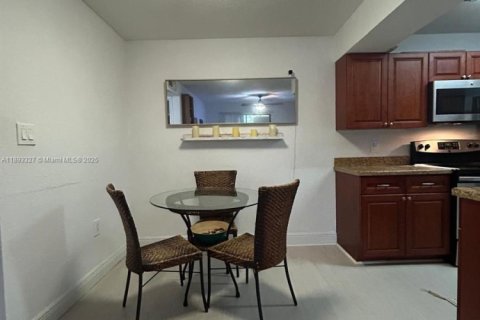 Copropriété à louer à Miami, Floride: 1 chambre, 54.63 m2 № 1945675 - photo 8