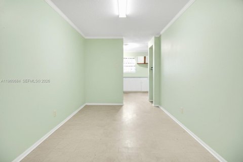 House in Fort Lauderdale, Florida 4 bedrooms, 135.64 sq.m. № 2023502 - photo 10