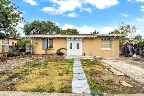 Villa ou maison à Fort Lauderdale, Floride 4 chambres, 135.64 m2 № 2023502