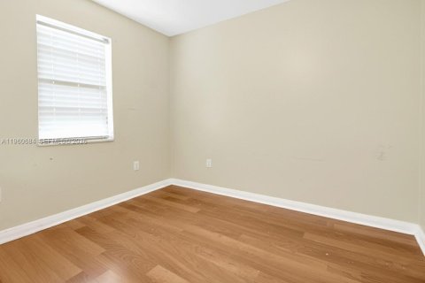 House in Fort Lauderdale, Florida 4 bedrooms, 135.64 sq.m. № 2023502 - photo 9