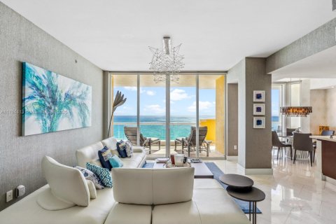 Copropriété à vendre à Sunny Isles Beach, Floride: 3 chambres, 205.69 m2 № 1728923 - photo 1