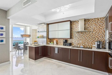 Copropriété à vendre à Sunny Isles Beach, Floride: 3 chambres, 205.69 m2 № 1728923 - photo 13