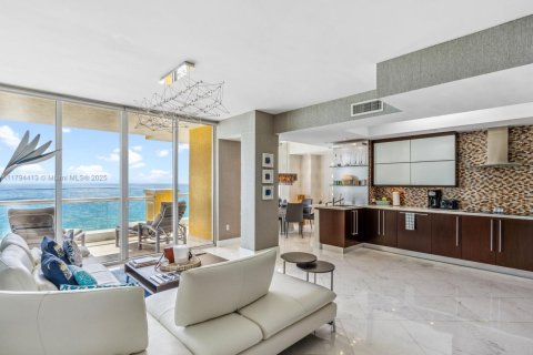 Copropriété à vendre à Sunny Isles Beach, Floride: 3 chambres, 205.69 m2 № 1728923 - photo 7