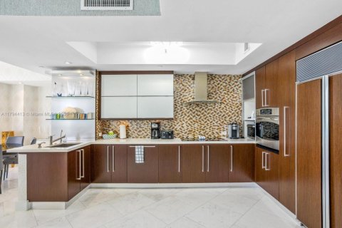 Copropriété à vendre à Sunny Isles Beach, Floride: 3 chambres, 205.69 m2 № 1728923 - photo 15