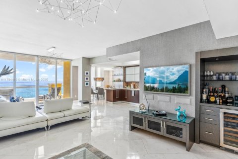 Copropriété à vendre à Sunny Isles Beach, Floride: 3 chambres, 205.69 m2 № 1728923 - photo 4
