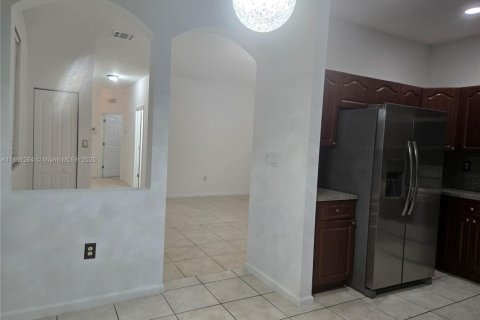 Adosado en venta en Miami Gardens, Florida, 3 dormitorios, 128.02 m2 № 1889381 - foto 6