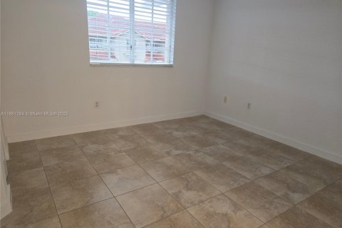 Adosado en venta en Miami Gardens, Florida, 3 dormitorios, 128.02 m2 № 1889381 - foto 19