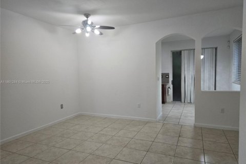 Adosado en venta en Miami Gardens, Florida, 3 dormitorios, 128.02 m2 № 1889381 - foto 5