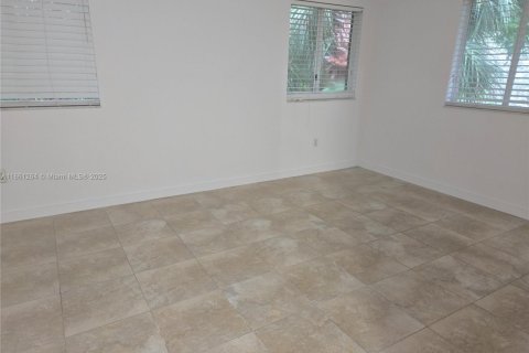 Adosado en venta en Miami Gardens, Florida, 3 dormitorios, 128.02 m2 № 1889381 - foto 12