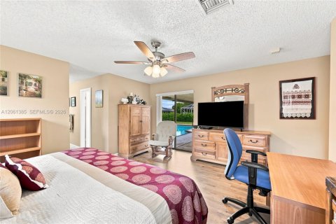 House in Coral Springs, Florida 4 bedrooms, 196.77 sq.m. № 2245970 - photo 21