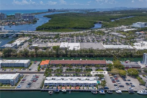Condo in North Miami Beach, Florida, 3 bedrooms  № 1726388 - photo 5