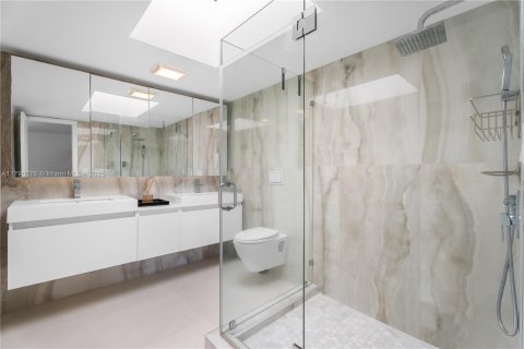 Condo in North Miami Beach, Florida, 3 bedrooms  № 1726388 - photo 22