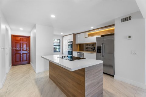 Condo in North Miami Beach, Florida, 3 bedrooms  № 1726388 - photo 8