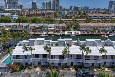 Condo in North Miami Beach, Florida, 3 bedrooms  № 1726388 - photo 3