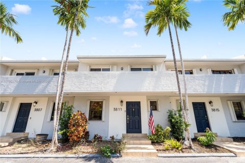 Condo in North Miami Beach, Florida, 3 bedrooms  № 1726388 - photo 2