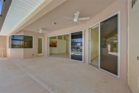 House in Port Charlotte, Florida 3 bedrooms, 212.75 sq.m. № 1830010 - photo 30