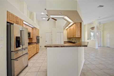 House in Port Charlotte, Florida 3 bedrooms, 212.75 sq.m. № 1830010 - photo 10