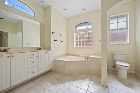 House in Port Charlotte, Florida 3 bedrooms, 212.75 sq.m. № 1830010 - photo 22