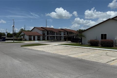 Condominio en venta en Zephyrhills, Florida, 2 dormitorios, 81.38 m2 № 1877472 - foto 15