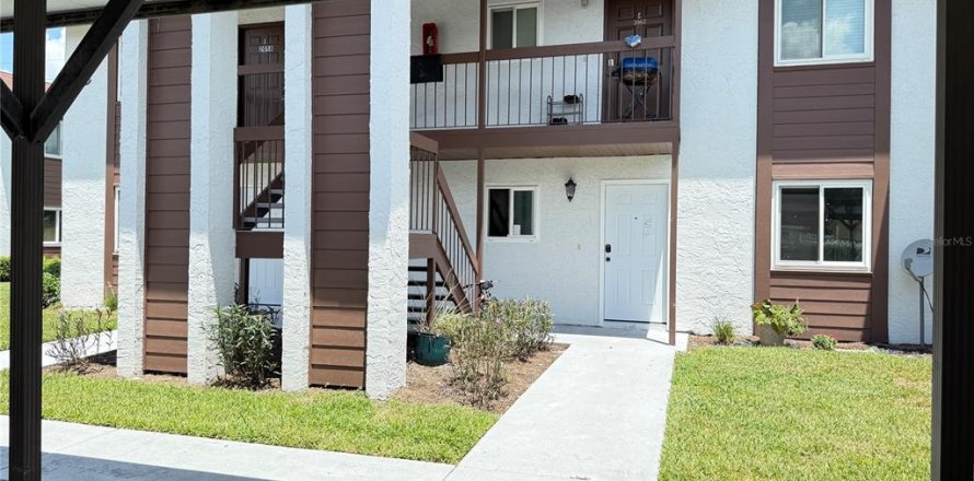 Condominio en Zephyrhills, Florida, 2 dormitorios № 1877472