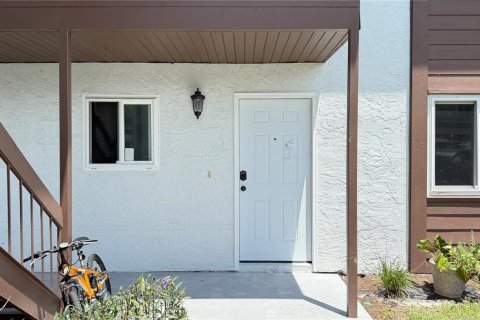 Condominio en venta en Zephyrhills, Florida, 2 dormitorios, 81.38 m2 № 1877472 - foto 2
