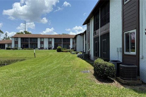 Condominio en venta en Zephyrhills, Florida, 2 dormitorios, 81.38 m2 № 1877472 - foto 13