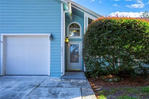 House in Gainesville, Florida 3 bedrooms, 144.74 sq.m. № 1544356 - photo 1