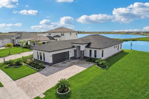 Casa en Auburndale, Florida 4 dormitorios, 235.32 m2 № 2095273