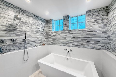 Touwnhouse à vendre à Delray Beach, Floride: 3 chambres, 382.76 m2 № 2387054 - photo 29