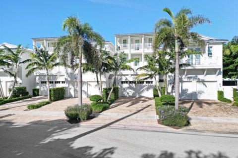 Touwnhouse à vendre à Delray Beach, Floride: 3 chambres, 382.76 m2 № 2387054 - photo 2