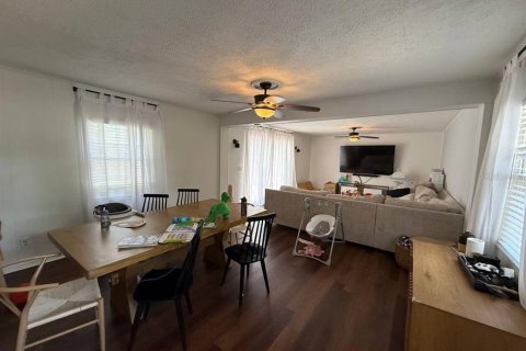 House in Jacksonville, Florida 4 bedrooms, 232.63 sq.m. № 2094210 - photo 4