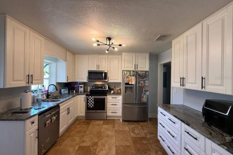House in Jacksonville, Florida 4 bedrooms, 232.63 sq.m. № 2094210 - photo 2