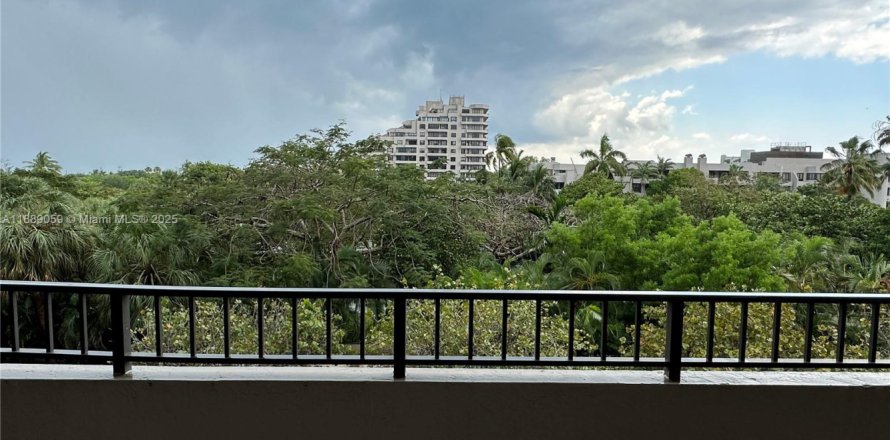 Condominio en Key Biscayne, Florida, 1 dormitorio № 1938781