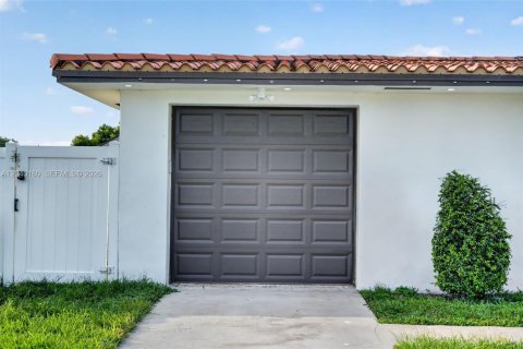Villa ou maison à vendre à Miami, Floride: 3 chambres, 110.37 m2 № 2251141 - photo 6