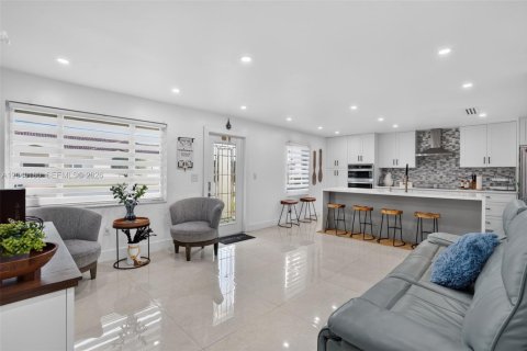 Villa ou maison à vendre à Miami, Floride: 3 chambres, 110.37 m2 № 2251141 - photo 9