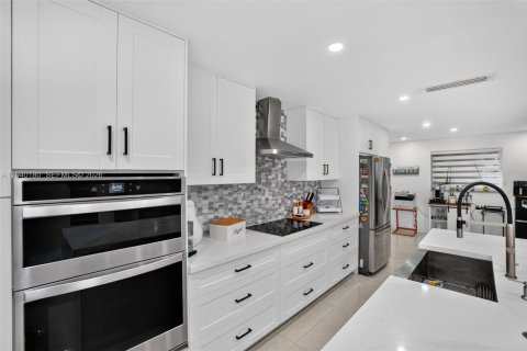 Villa ou maison à vendre à Miami, Floride: 3 chambres, 110.37 m2 № 2251141 - photo 17