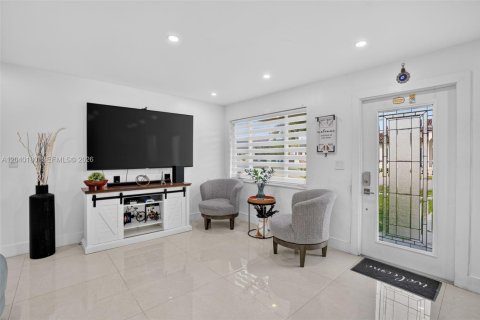 Villa ou maison à vendre à Miami, Floride: 3 chambres, 110.37 m2 № 2251141 - photo 8