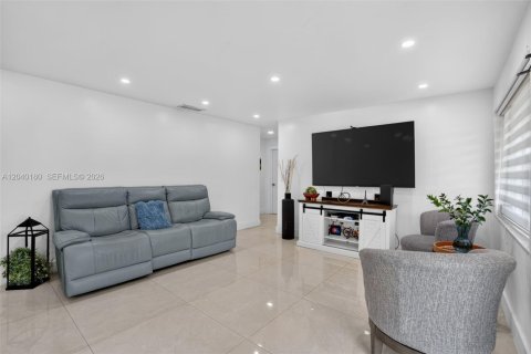 Villa ou maison à vendre à Miami, Floride: 3 chambres, 110.37 m2 № 2251141 - photo 7