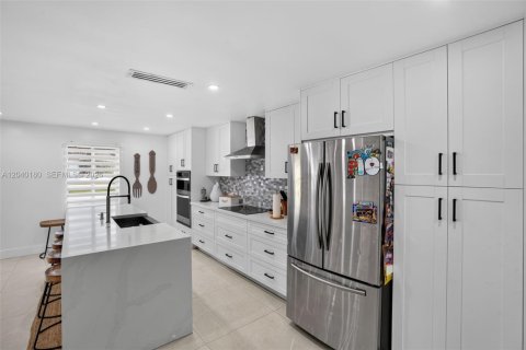 Villa ou maison à vendre à Miami, Floride: 3 chambres, 110.37 m2 № 2251141 - photo 16