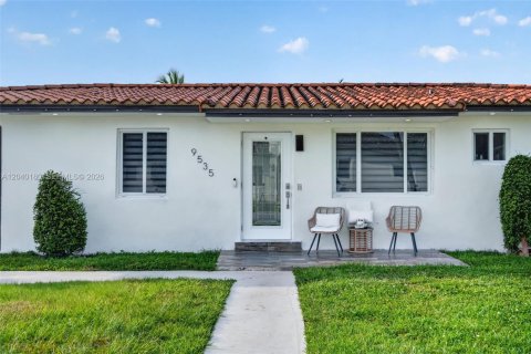 Villa ou maison à vendre à Miami, Floride: 3 chambres, 110.37 m2 № 2251141 - photo 4
