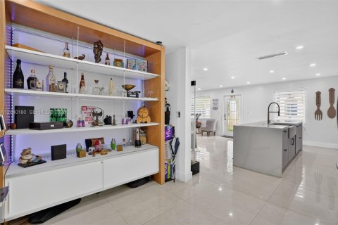 Villa ou maison à vendre à Miami, Floride: 3 chambres, 110.37 m2 № 2251141 - photo 19