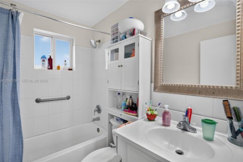 Villa ou maison à vendre à Miami, Floride: 3 chambres, 110.37 m2 № 2251141 - photo 29