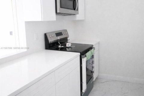 Condominio en venta en Miami, Florida, 1 dormitorio, 60.39 m2 № 2046856 - foto 7