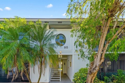 Condominio en Miami, Florida, 1 dormitorio № 2046856