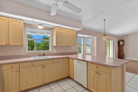 House in Venice, Florida 2 bedrooms, 121.14 sq.m. № 1885085 - photo 7