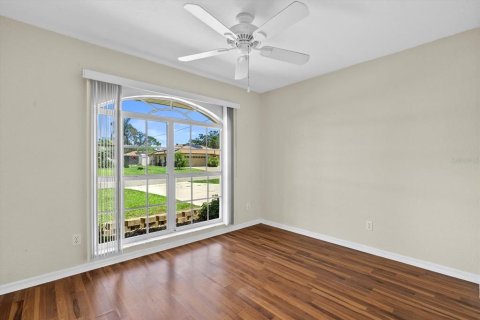 House in Venice, Florida 2 bedrooms, 121.14 sq.m. № 1885085 - photo 12