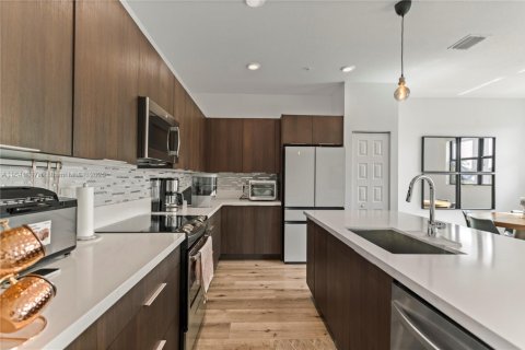 Купить кондоминиум в Дорал, Флорида 3 спальни, 142.51м2, № 1834269 - фото 3