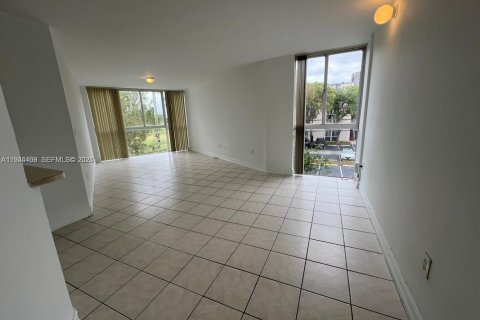 Condo in Hialeah, Florida, 1 bedroom  № 2001608