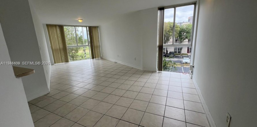 Condo in Hialeah, Florida, 1 bedroom  № 2001608