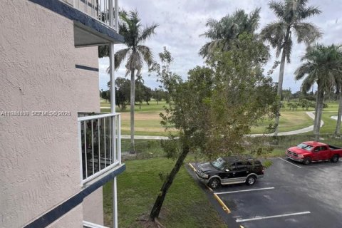 Condo in Hialeah, Florida, 1 bedroom  № 2001608 - photo 6